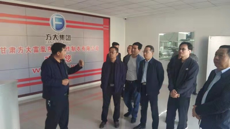 东乡县委常委,副县长李强,县政府党组成员马自东及县人社部门