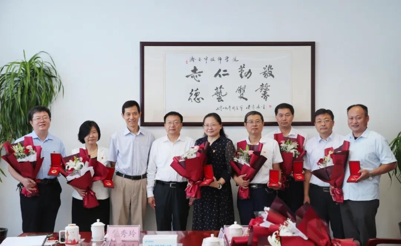 赓续百年初心担当育人使命济南技师学院召开2021年教师节座谈会